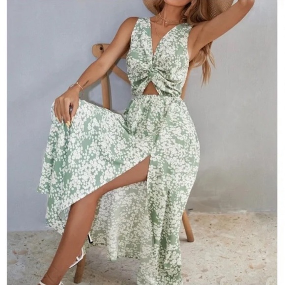 Dresses & Skirts - Boho Mint Green Floral Print Cut out Sleeveless Maxi Dress